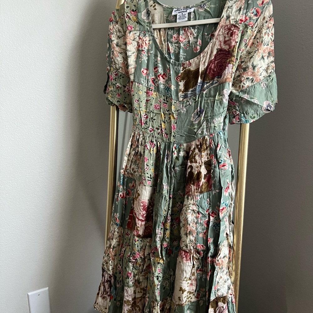 Her Style Boutique vintage floral dress